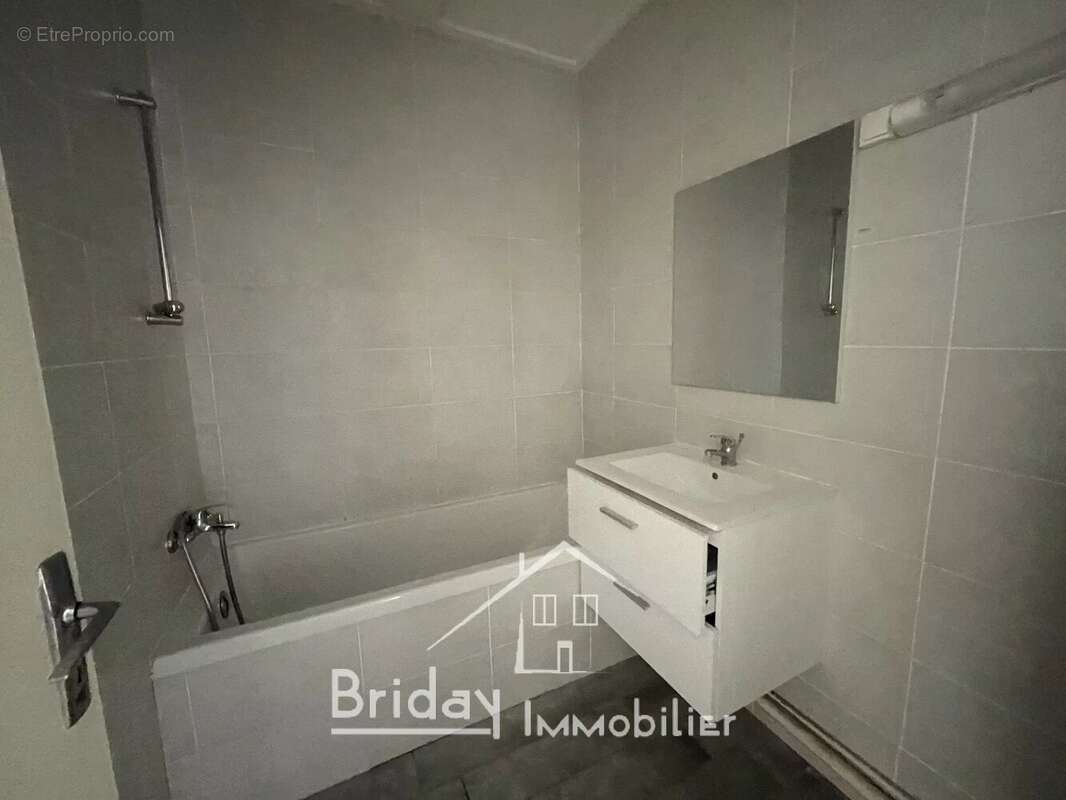 Appartement à SAINT-SYMPHORIEN-D'OZON