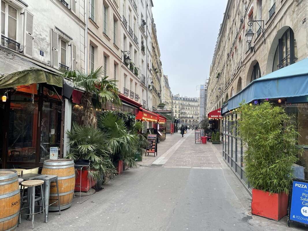 Autre à PARIS-1E