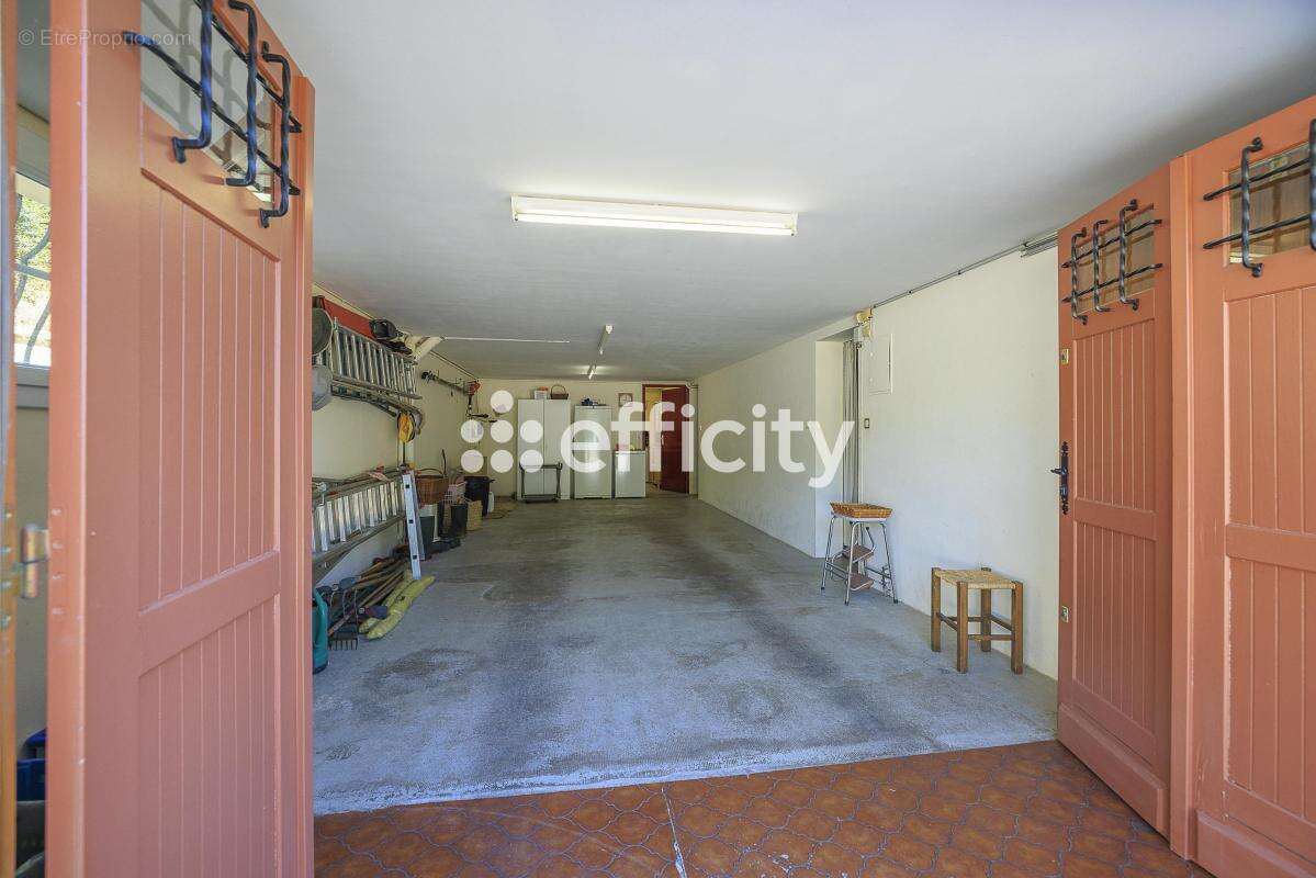 Maison 162 m² à Montpon-Menesterol  - photo 17
