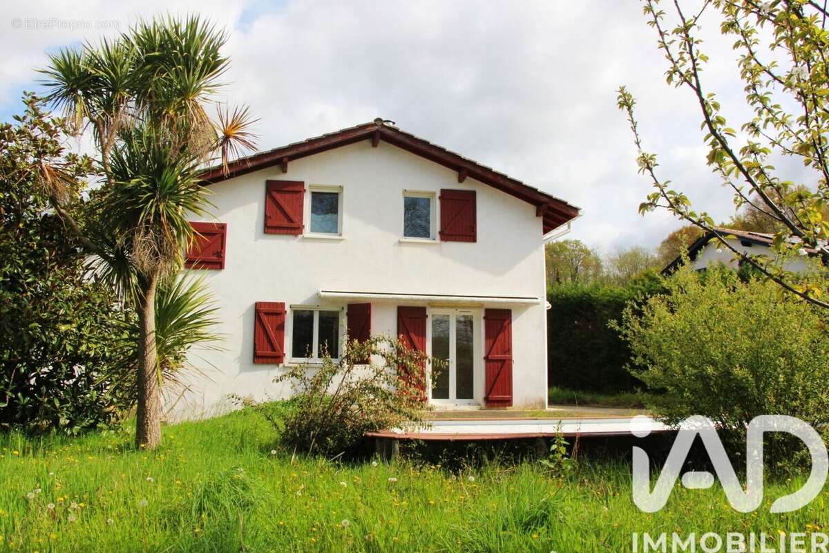 Photo 2 - Maison à URCUIT
