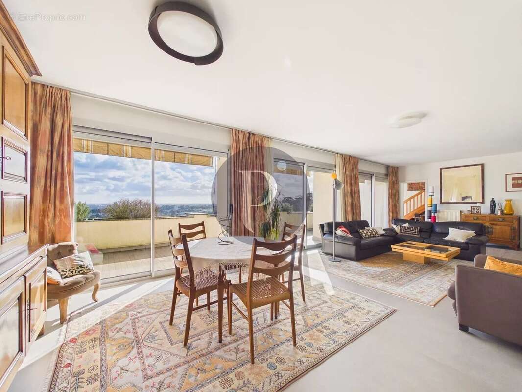 Maison à LE PLESSIS-ROBINSON