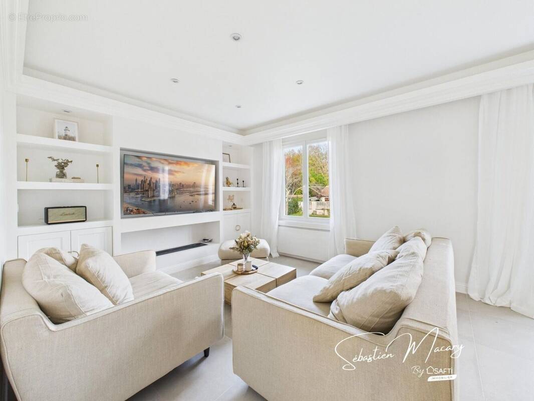 Photo 1 - Maison à FARGUES-SAINT-HILAIRE