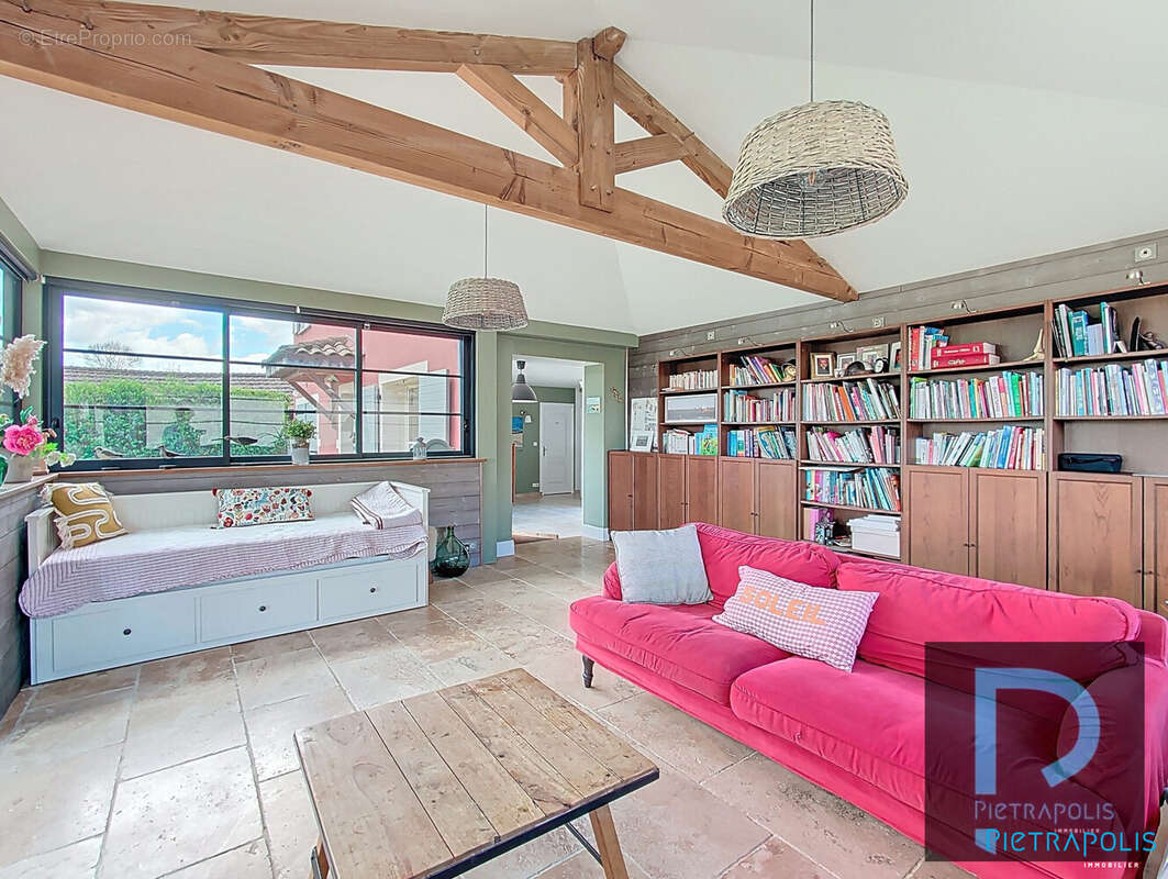 Maison 207 m² à Saint-Andre-D'huiriat  - photo 4
