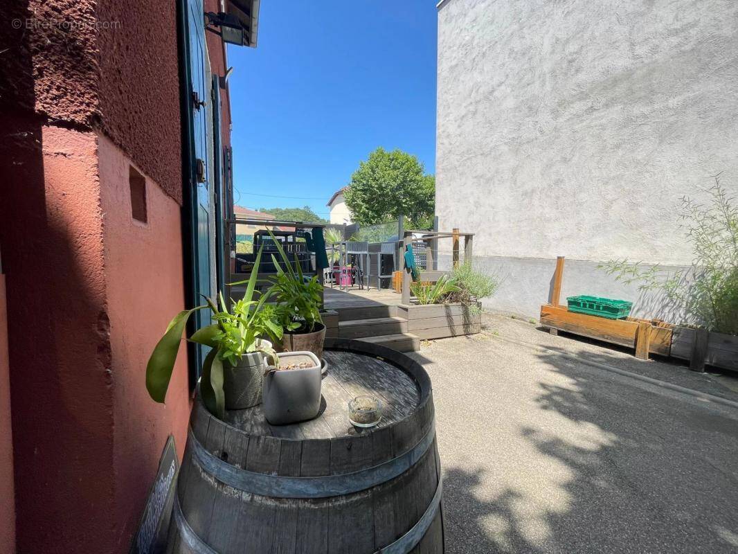 Commerce à RILLIEUX-LA-PAPE