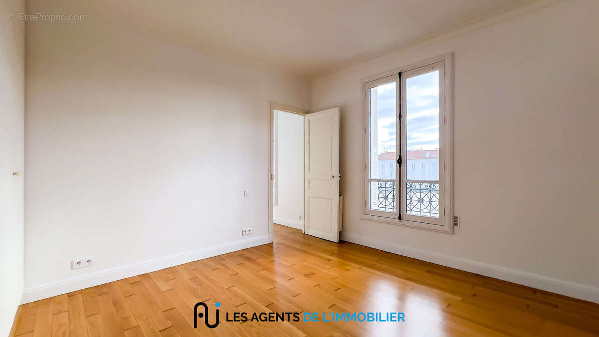 Appartement à NANTERRE