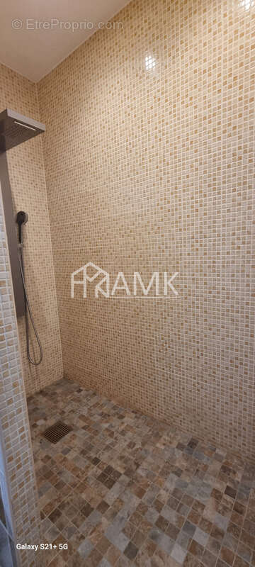 Maison de 165,52 m2   8 pièces   1000 m2 de terrain  plat  Chalet   Piscine   Dépendances   box - photo 10