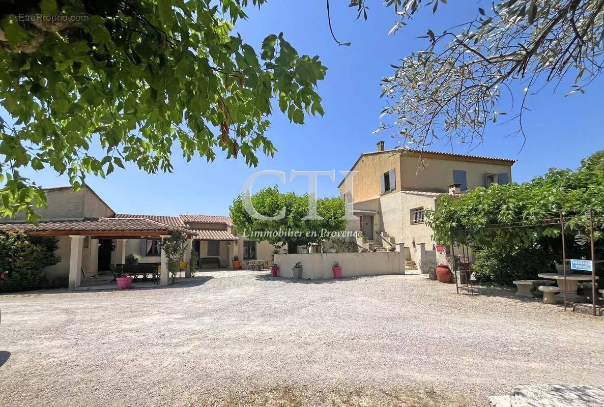 Maison à VAISON-LA-ROMAINE