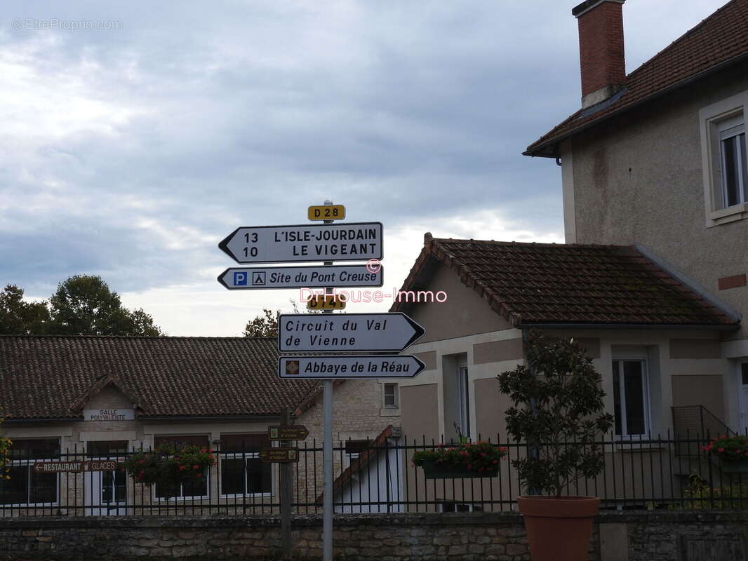 Maison à SAINT-MARTIN-L'ARS