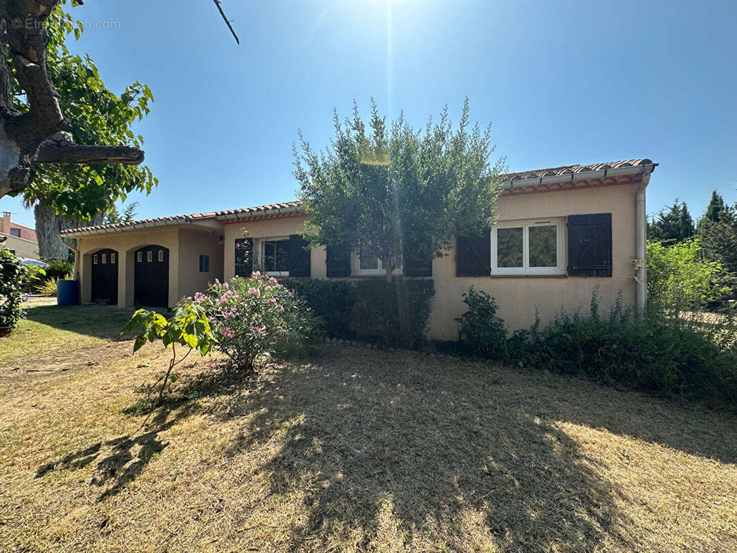 Maison à VILLEMOLAQUE