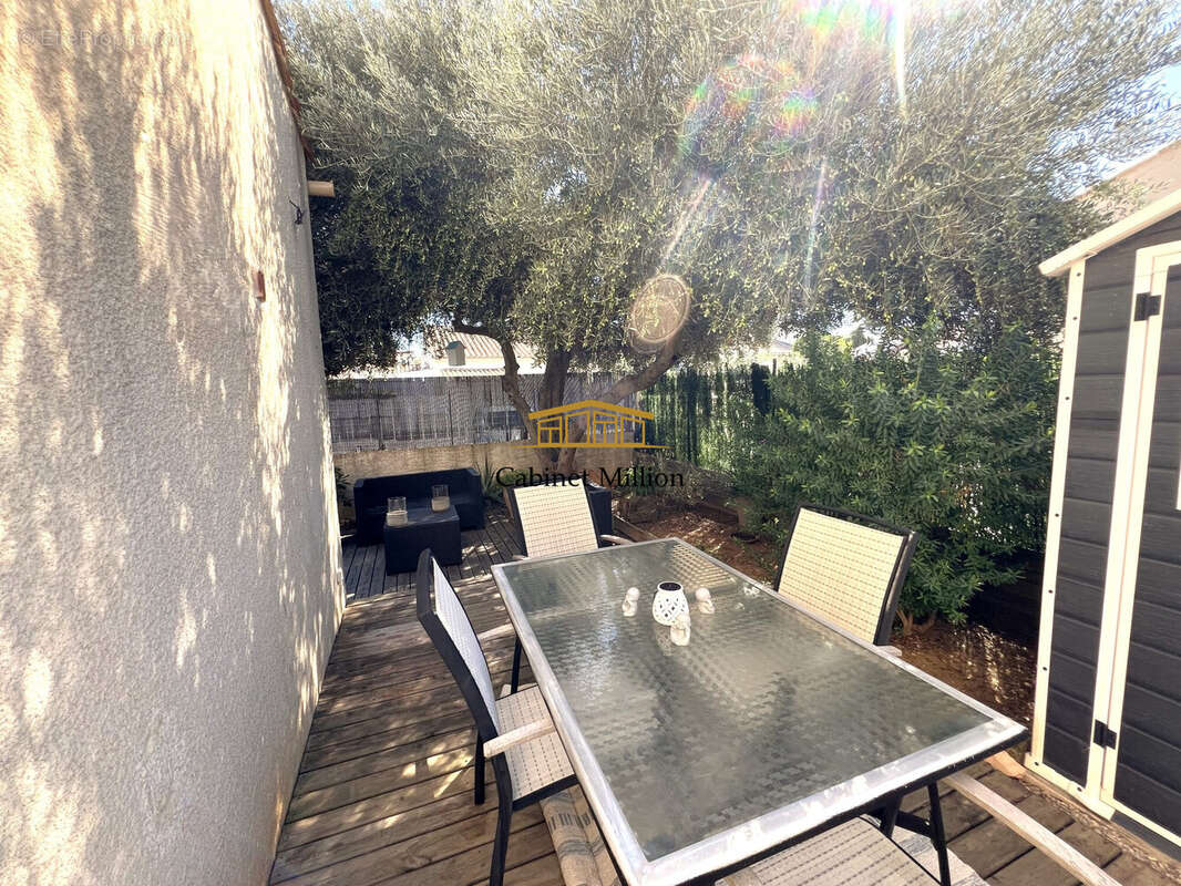 Maison à VIC-LA-GARDIOLE