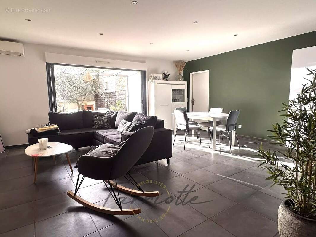 Maison à MALATAVERNE