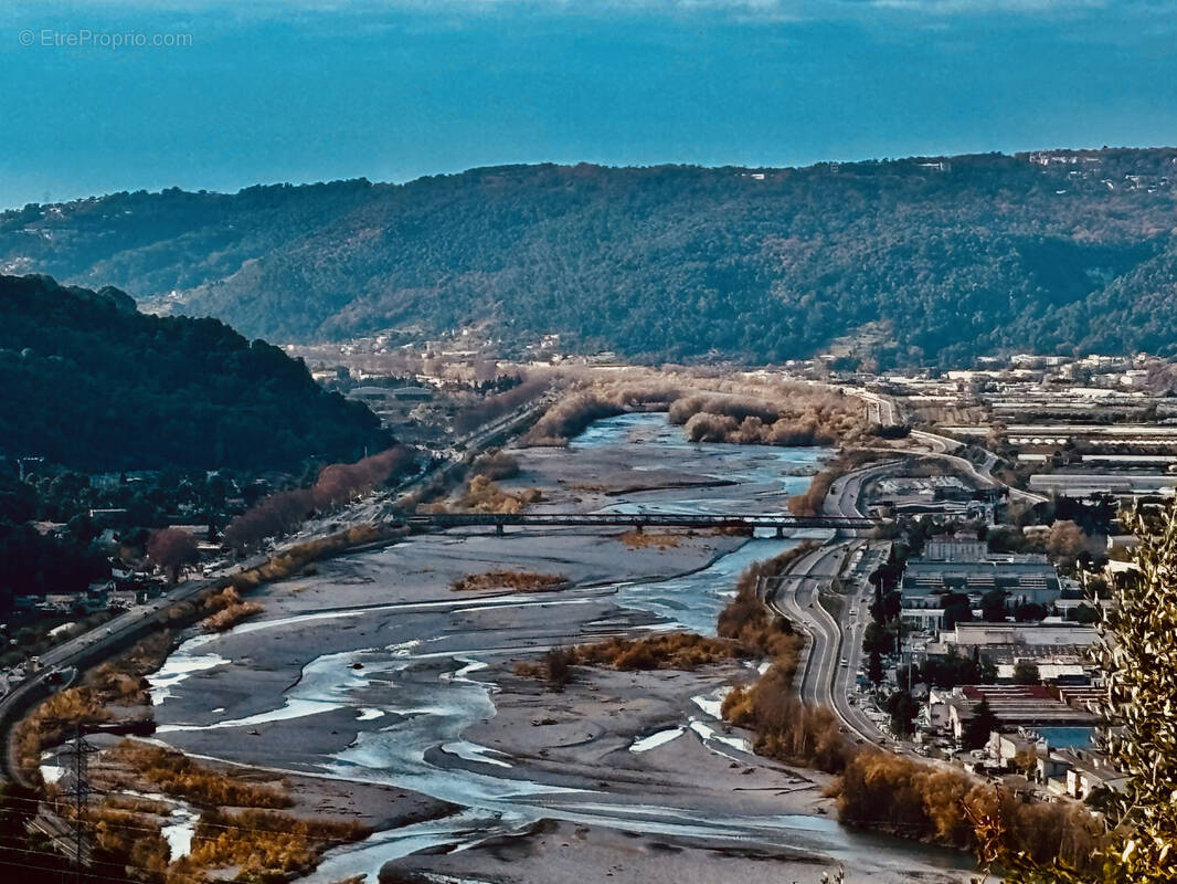 Maison à CASTAGNIERS