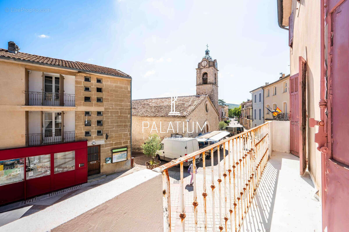 Appartement à GREOUX-LES-BAINS