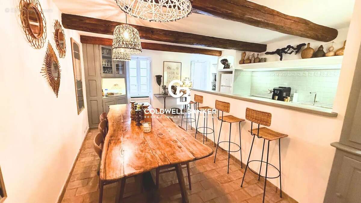 Maison de caractère avec garage et terrasse tropézienne plein sud - photo 7