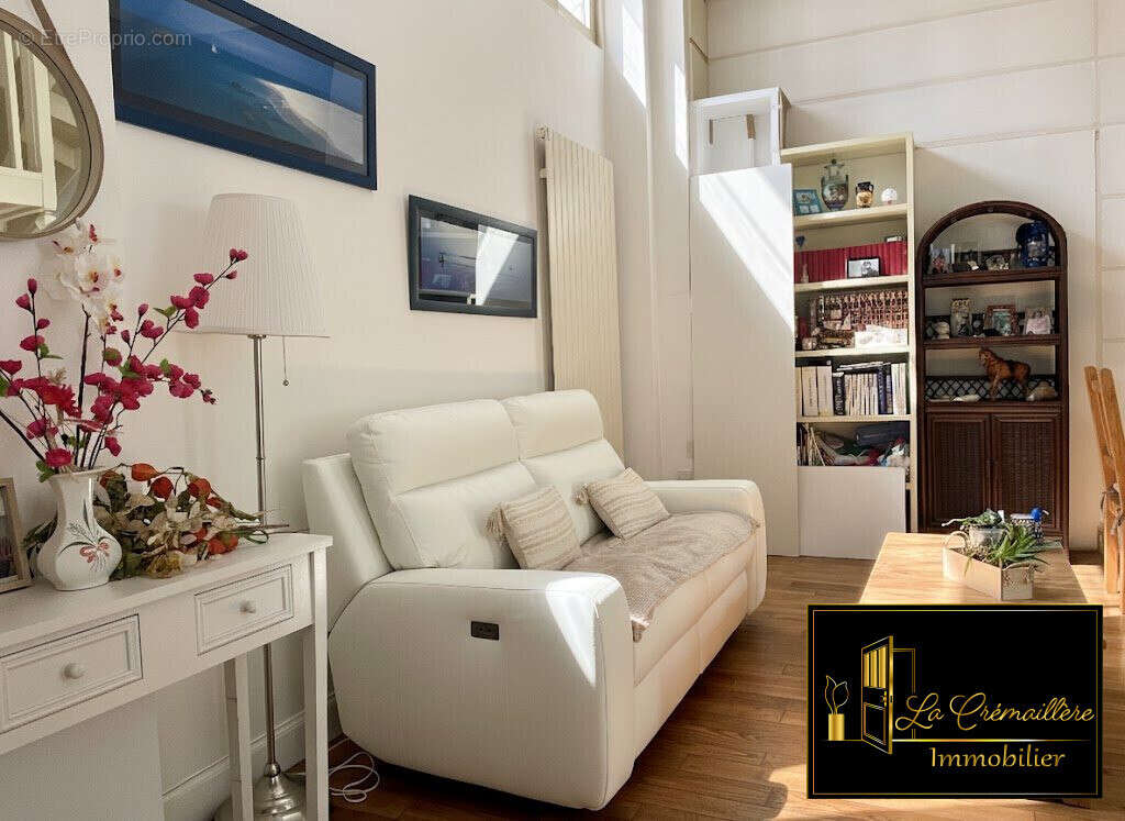 séjour Appartement  - Appartement à SAINT-ARNOULT-EN-YVELINES