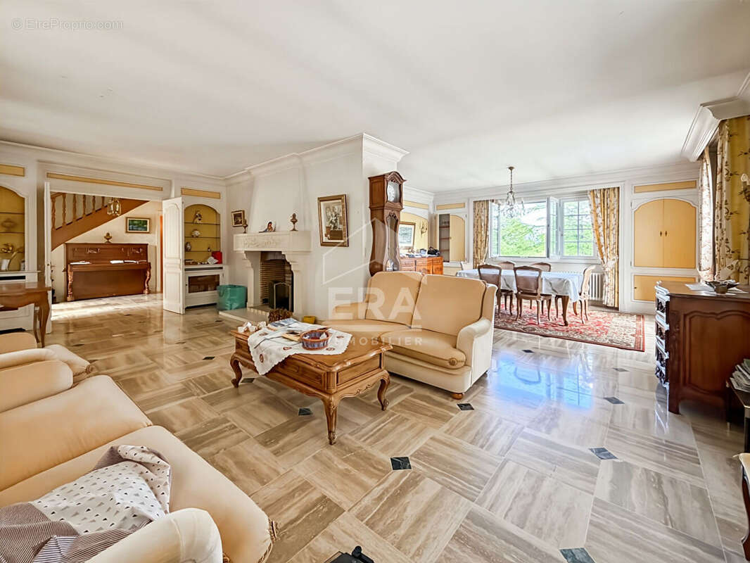 Maison à SAINT-FARGEAU-PONTHIERRY