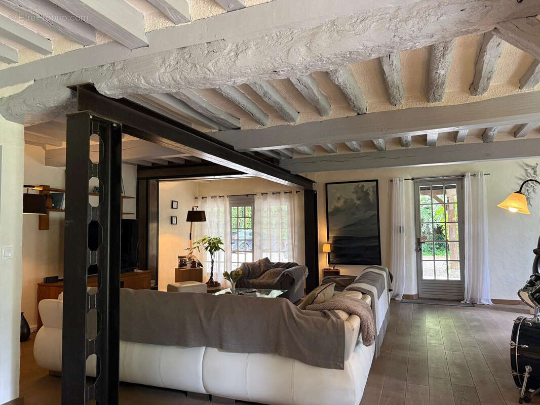 Maison 230 m² à Saint-Martin-Aux-Arbres  - photo 7