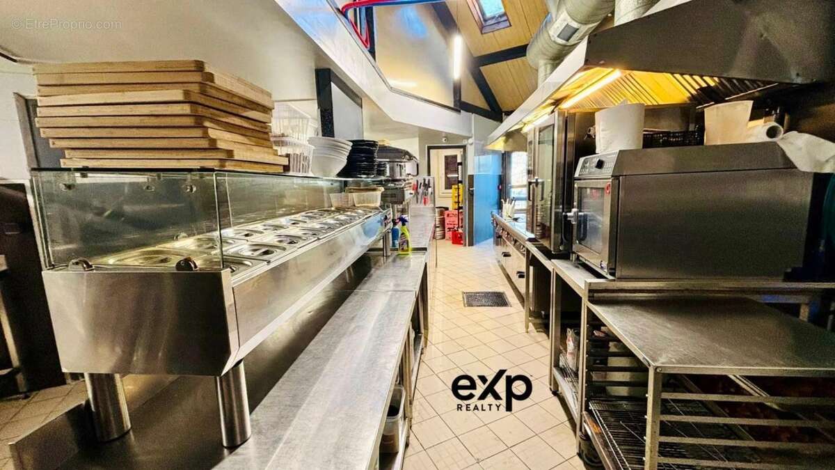 Commerce à VIVIERS-DU-LAC