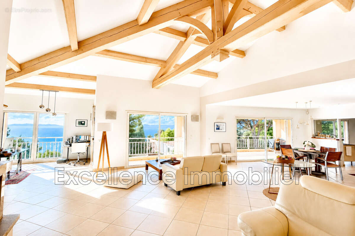 Maison 242 m² à Le Lavandou  - photo 7