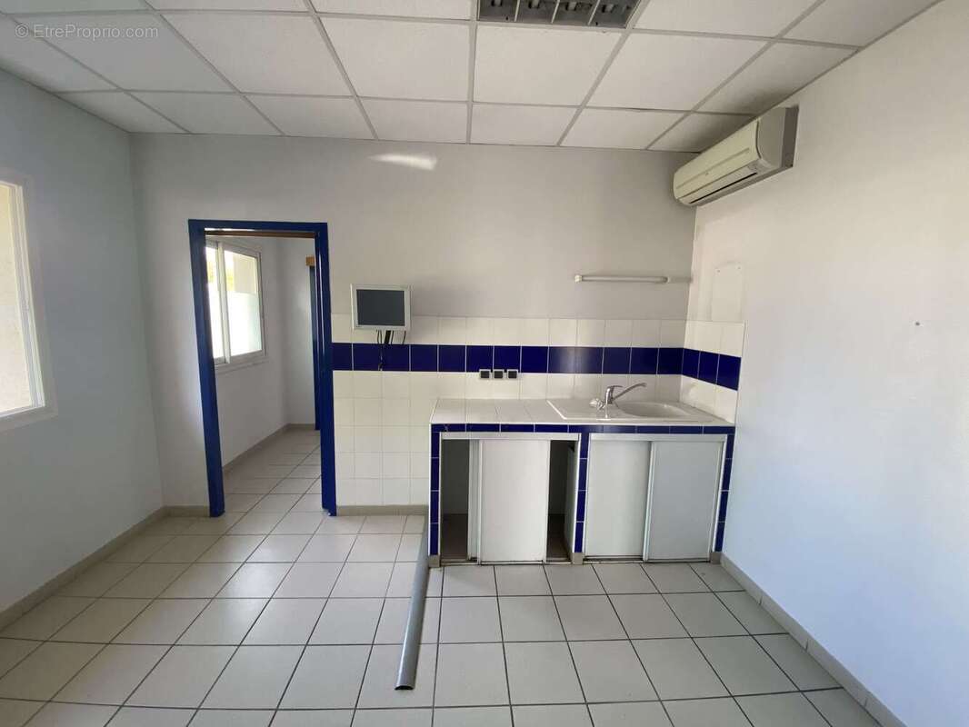 Commerce à MONTREJEAU