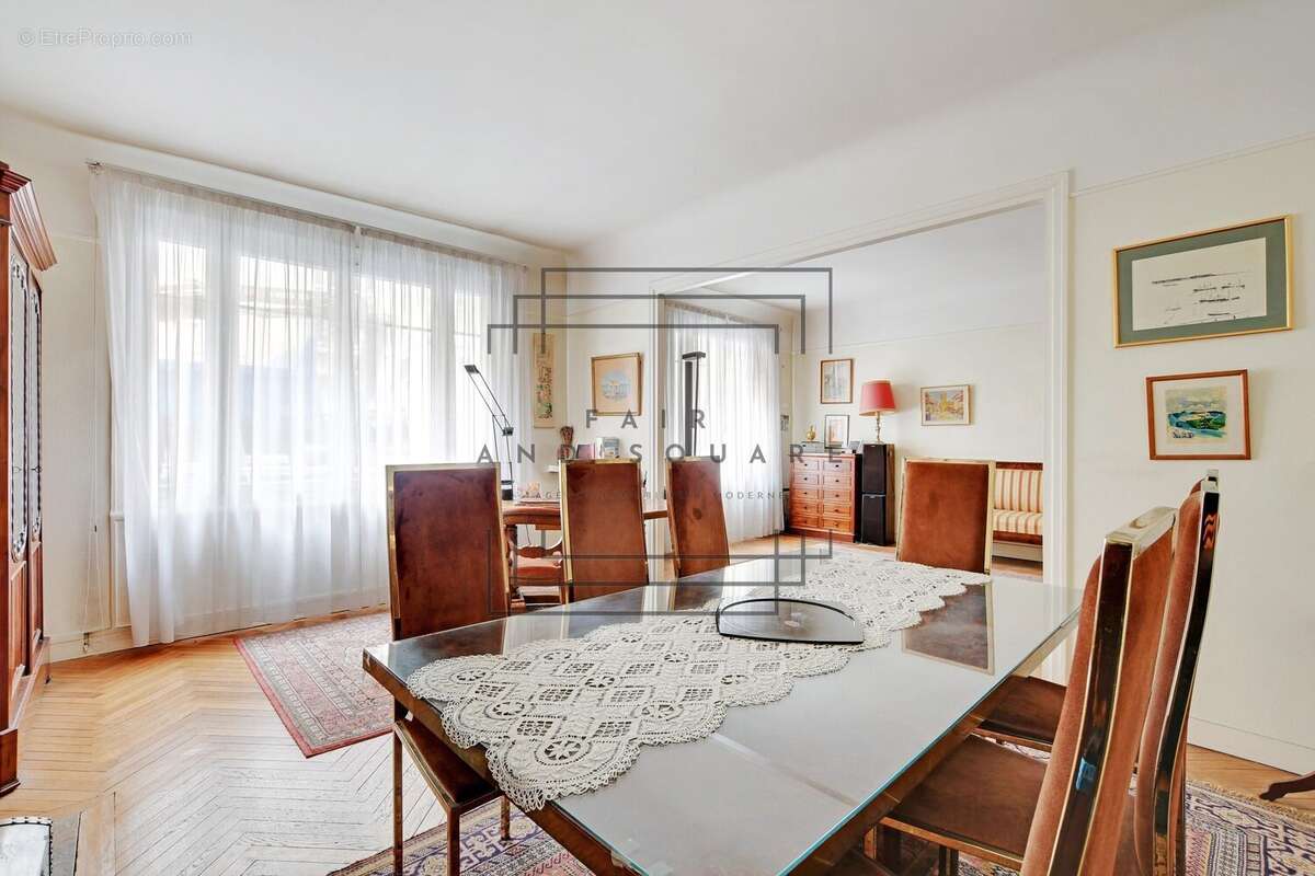 Appartement à NEUILLY-SUR-SEINE