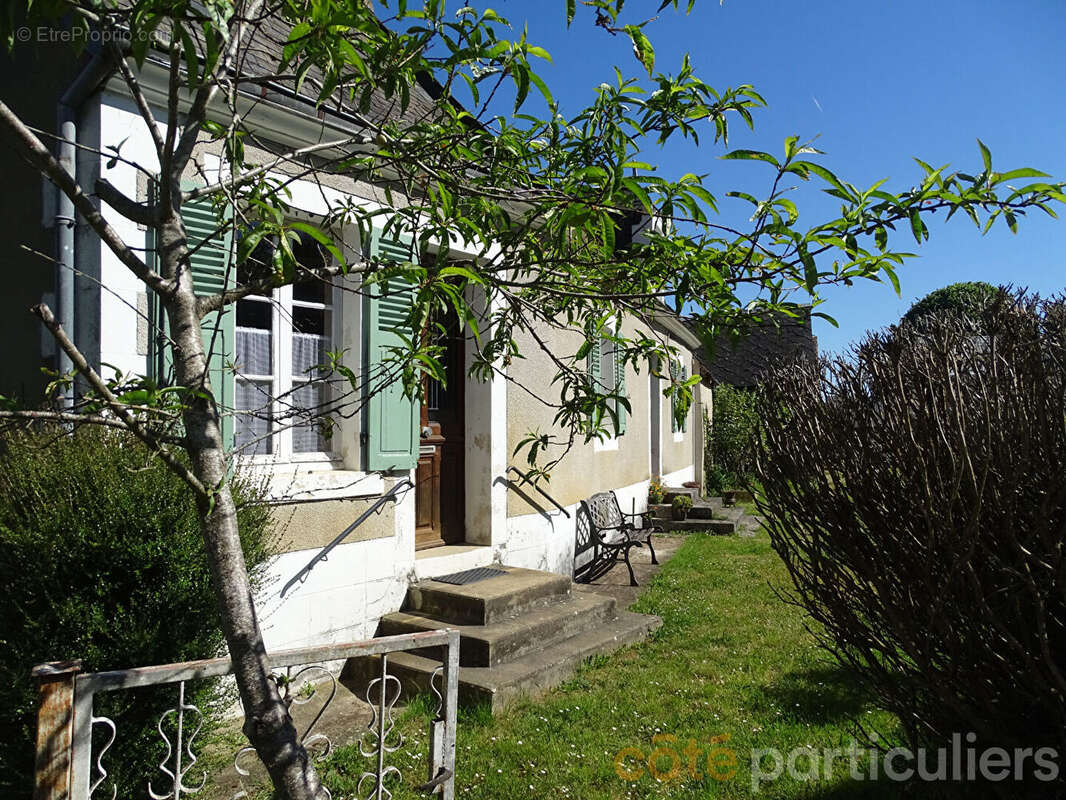 Maison à SAINT-HILAIRE-EN-LIGNIERES