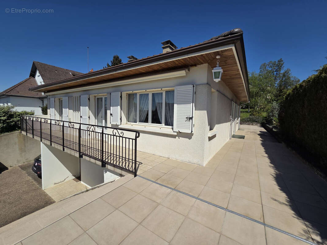 Maison à YZEURE