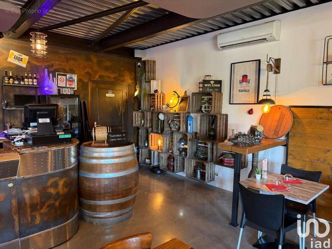 Photo 6 - Commerce à PIOLENC