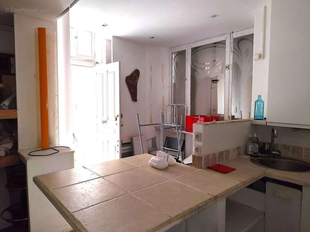 Commerce à PUGET-THENIERS