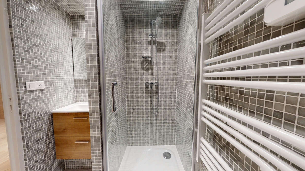 Appartement à VALLAURIS