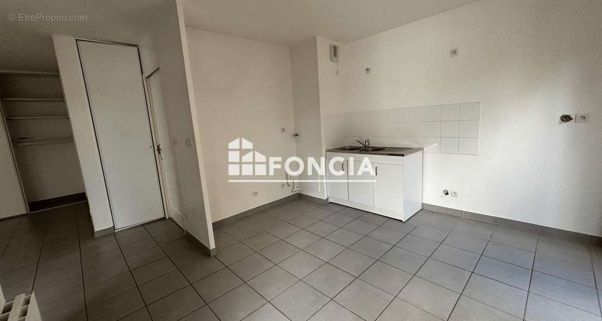 Appartement à MEYZIEU
