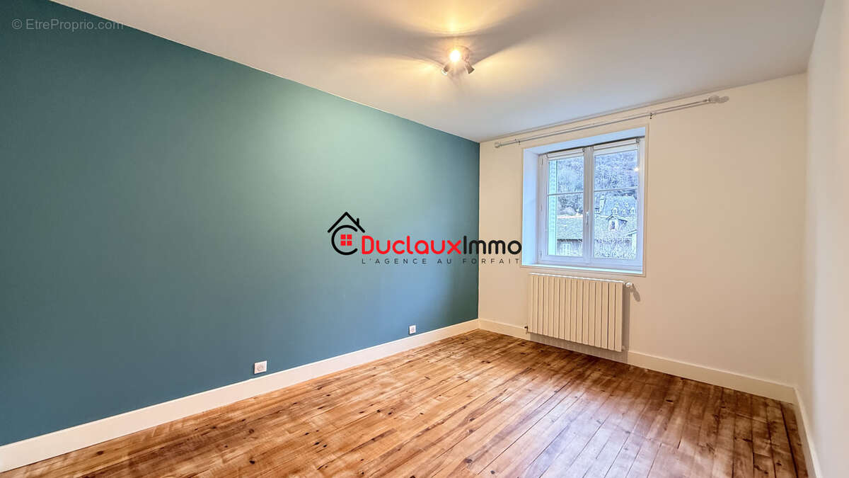 Appartement à POLMINHAC