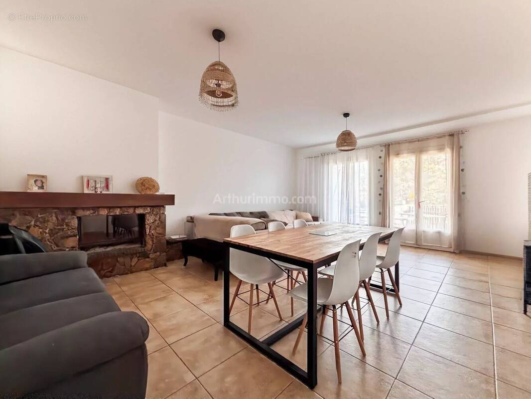 Appartement à SARROLA-CARCOPINO