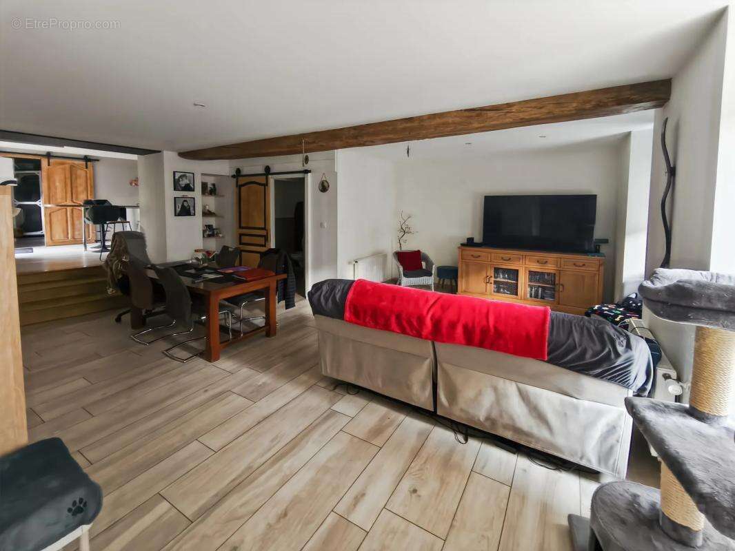 Maison à SAINT-AMAND-SUR-SEVRE