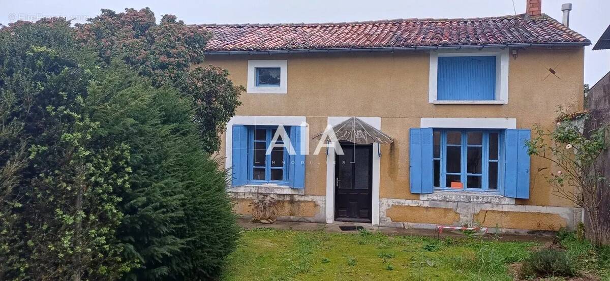Maison à SAINT-FRAIGNE