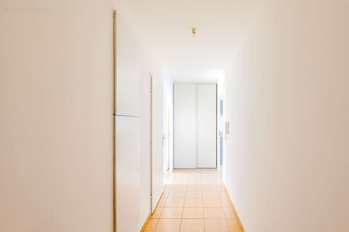 Appartement à SARTROUVILLE