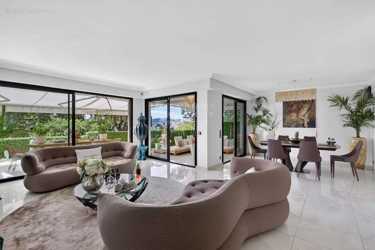 Appartement d'exception en rez-de-jardin. - photo 4