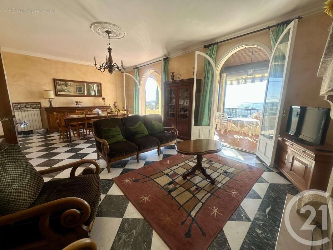 Maison à SIX-FOURS-LES-PLAGES