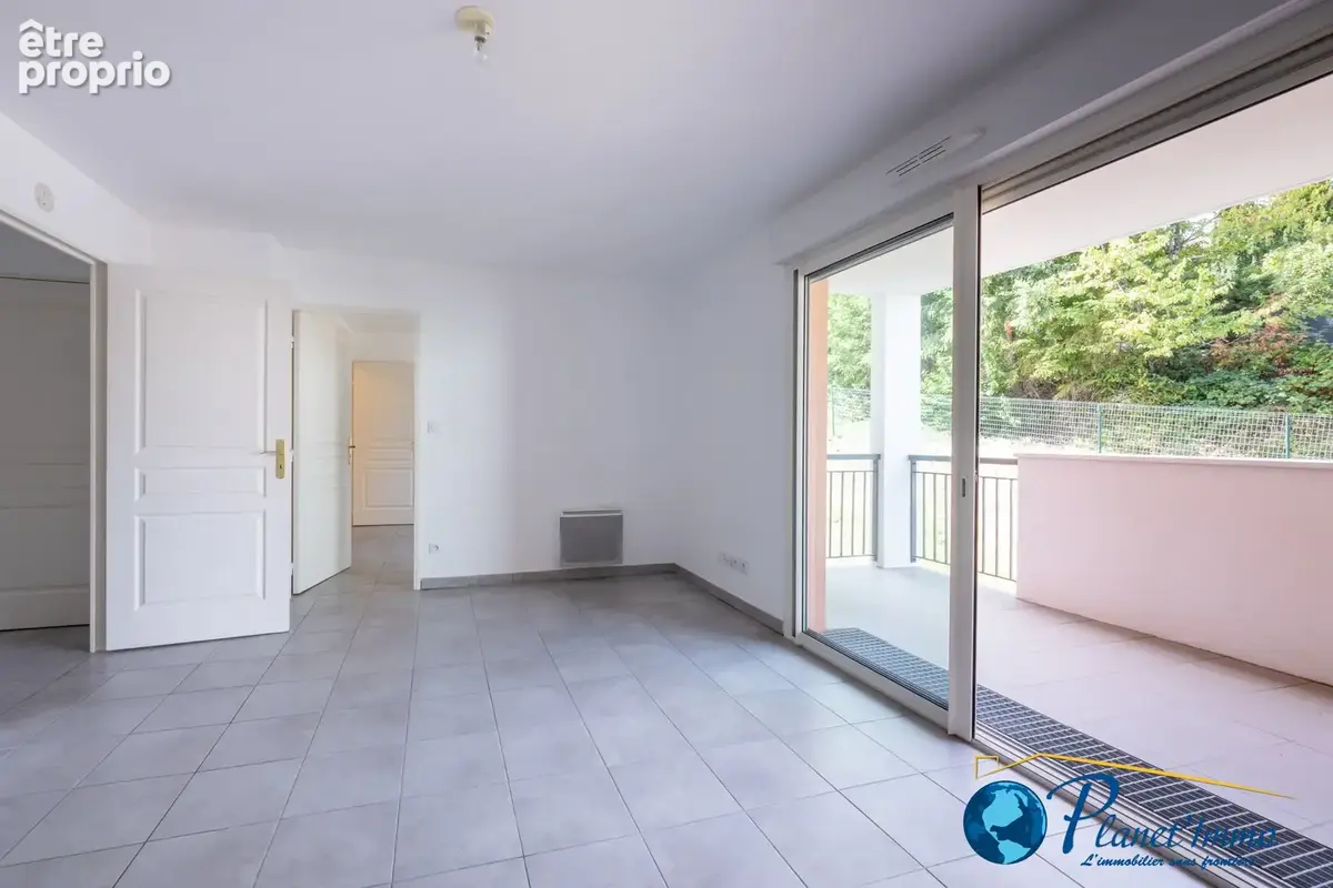 Saint-Priest en Jarez / Appartement type 2 de 42,50 m2 avec terrasse place de parking et garage en sous-sol. - photo 5