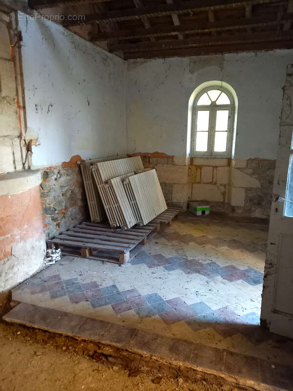 Maison à SAINT-SEURIN-DE-CURSAC