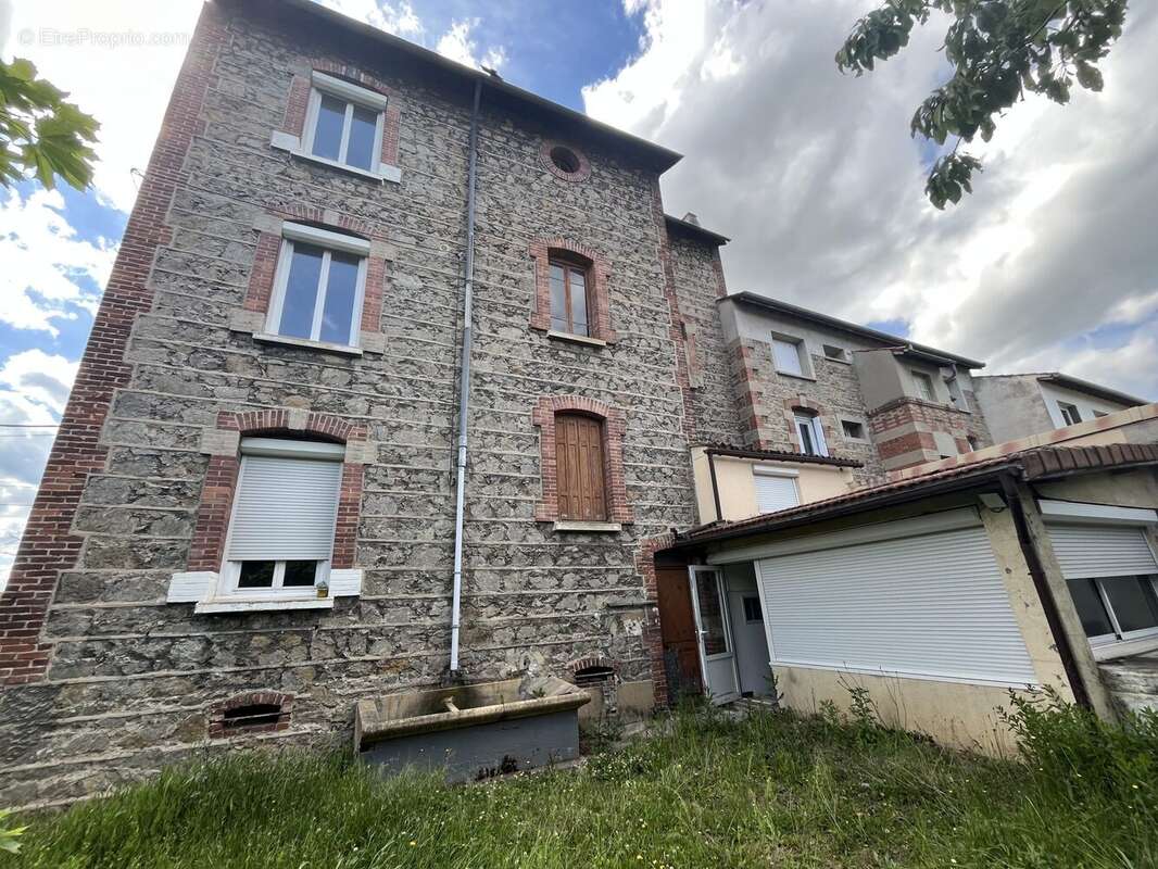 Appartement à SAINT-JUST-SAINT-RAMBERT