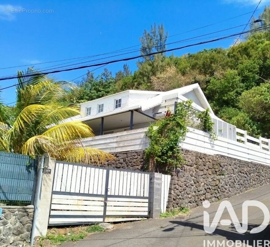 Photo 1 - Maison à SAINT-JOSEPH