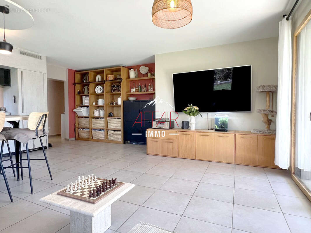 Appartement à NEYDENS