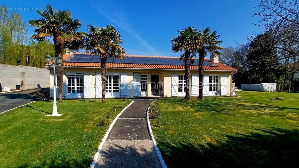 Maison à LA CHAPELLE-ACHARD