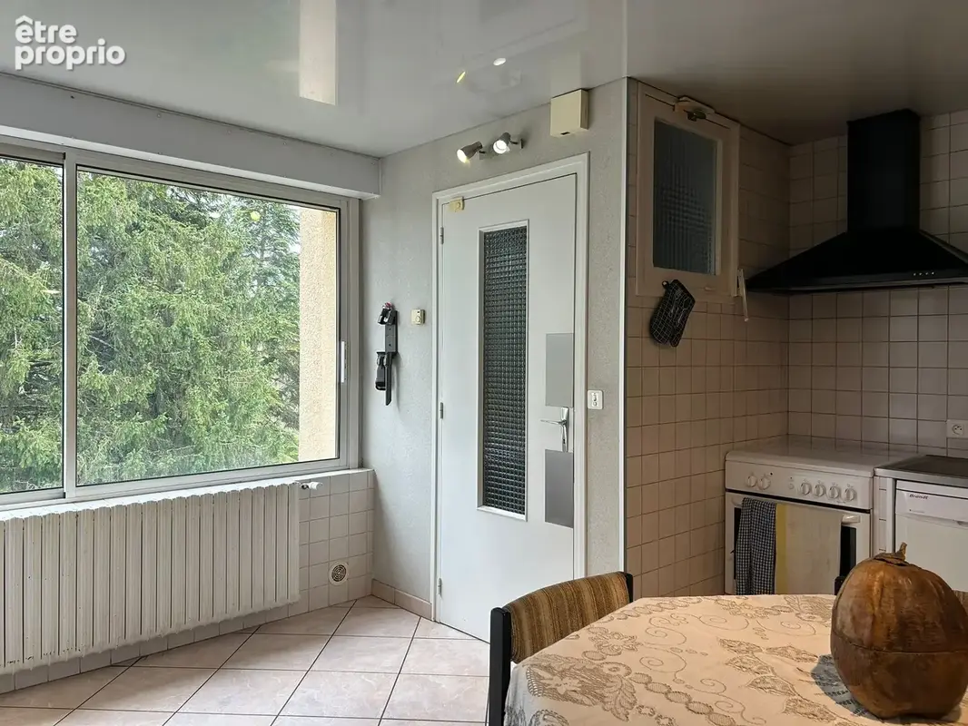 Immeuble avec commerce et 4 appartements - photo 5