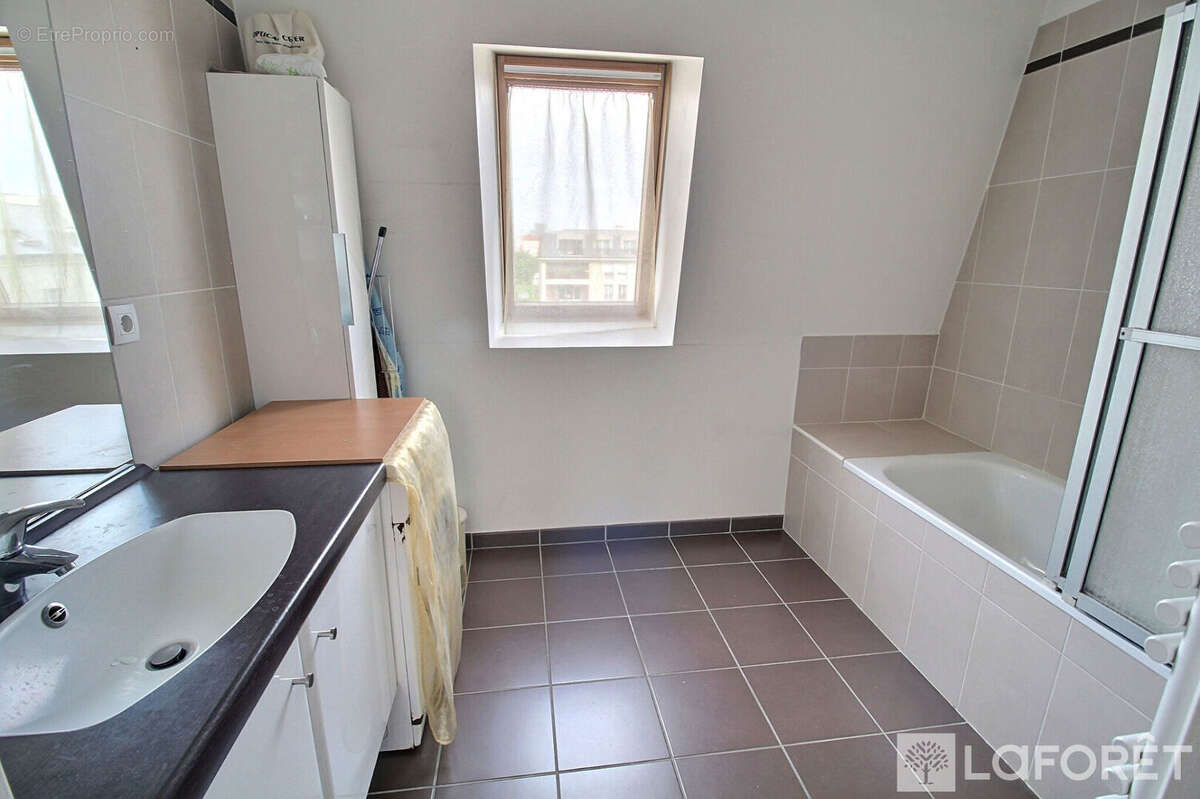 Appartement à LA GARENNE-COLOMBES