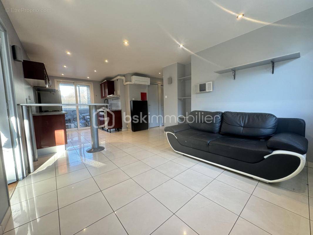 Appartement à SAINT-MARTIN-D'HERES