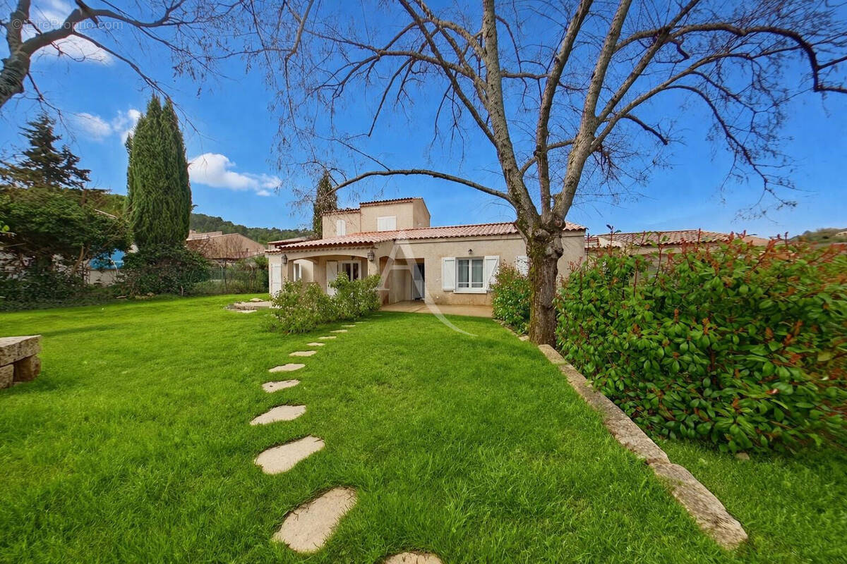 Maison à GREOUX-LES-BAINS