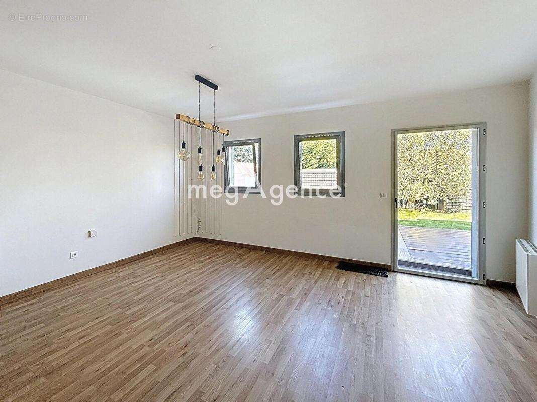 Maison à DECINES-CHARPIEU