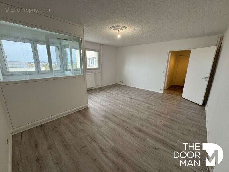 Appartement à MONTIGNY-LE-BRETONNEUX